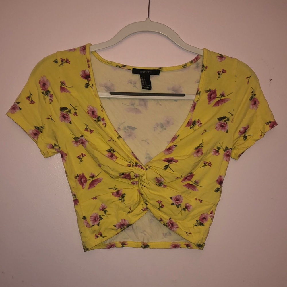 Yellow floral crop top size S